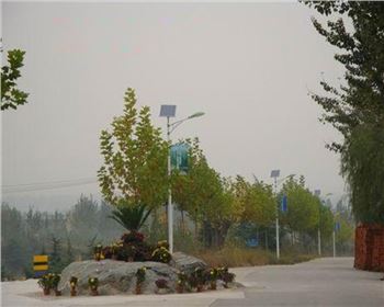 青海太陽(yáng)能路燈-青海省西安市環(huán)山路旅游景區(qū)路燈照明工程